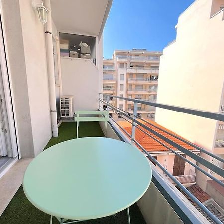 Joli Studio - Studio Neuf Terrasse Clim Wi-Fi 2 Min. Des Plages Antibes Bagian luar foto