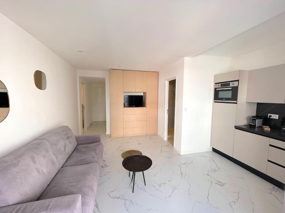 Joli Studio - Studio Neuf Terrasse Clim Wi-Fi 2 Min. Des Plages Antibes Bagian luar foto
